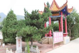 墓区亭子