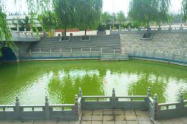 陵园水池