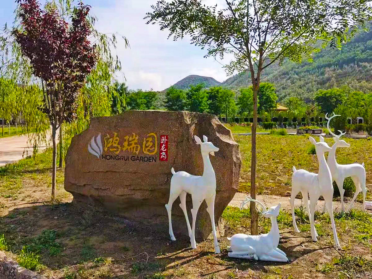 从兰州火车站到卧龙岗公墓打车需要多少钱？ 