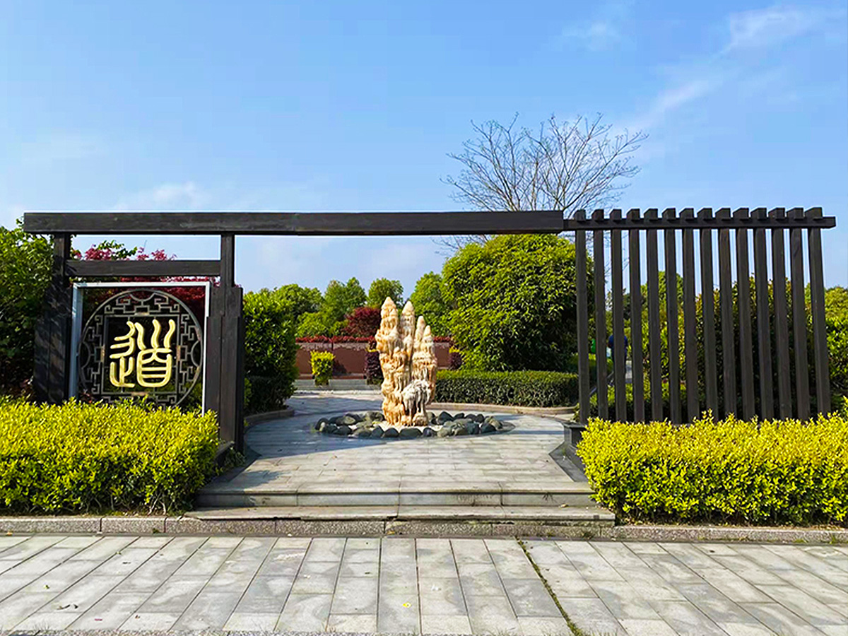 南昌西山万寿园地址在哪？西山万寿园咨询电话是多少？ 