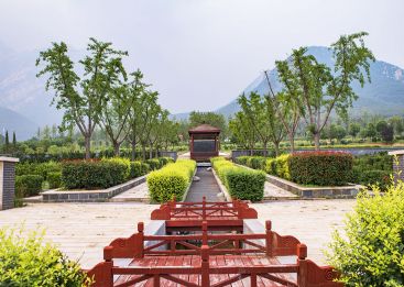 莲花山人文纪念园