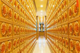 镀金接引佛