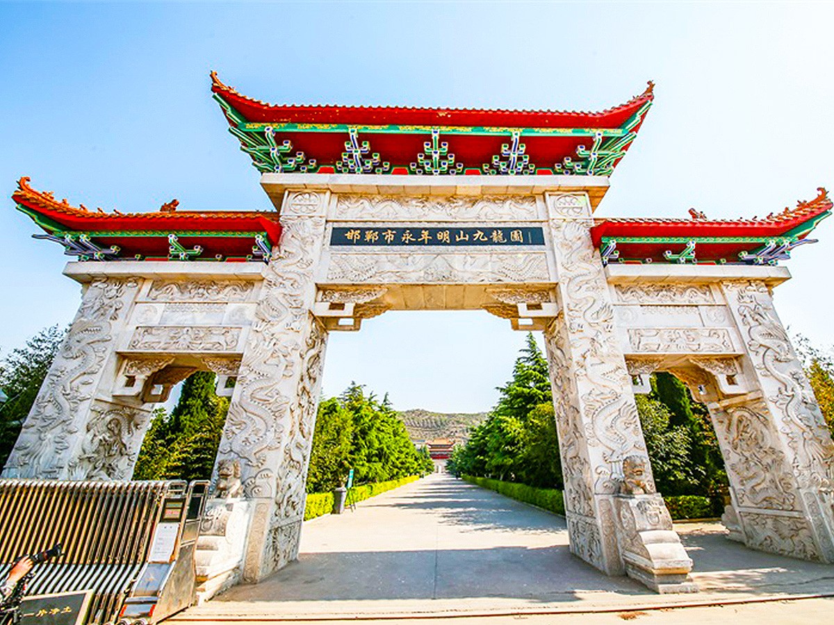 陵园正门