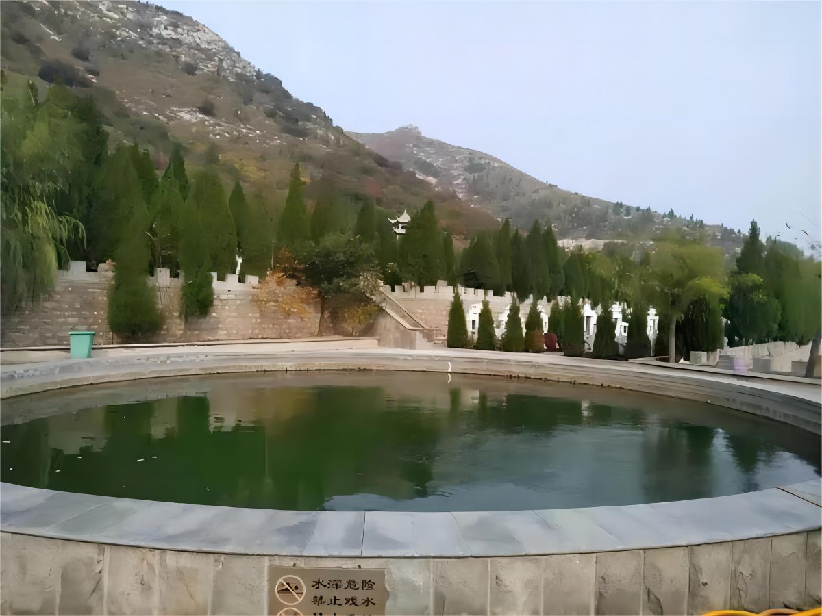 园区湖泊