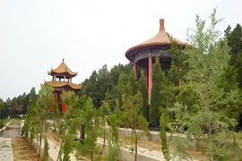墓区凉亭