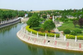 陵园湖泊