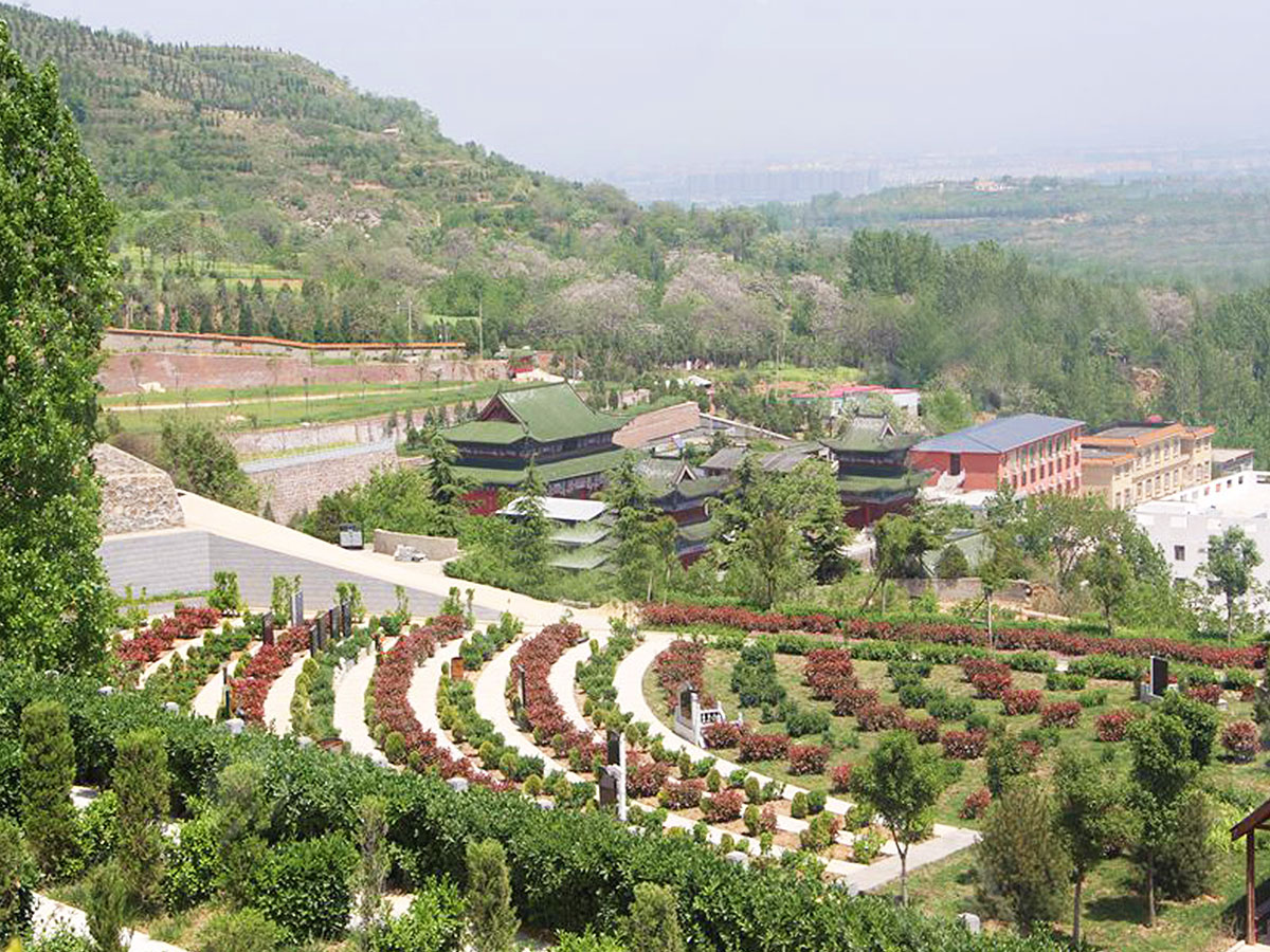 墓区远景
