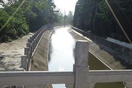 蜿蜒河流