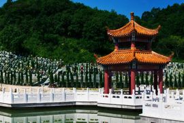 陵园凉亭