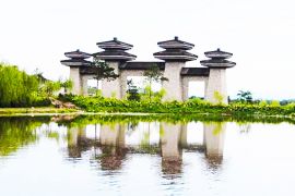 人工湖