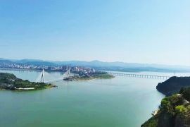 陵园湖泊