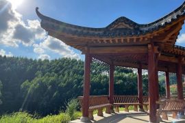 陵园凉亭